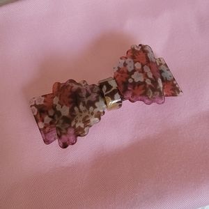 Woman hair clips